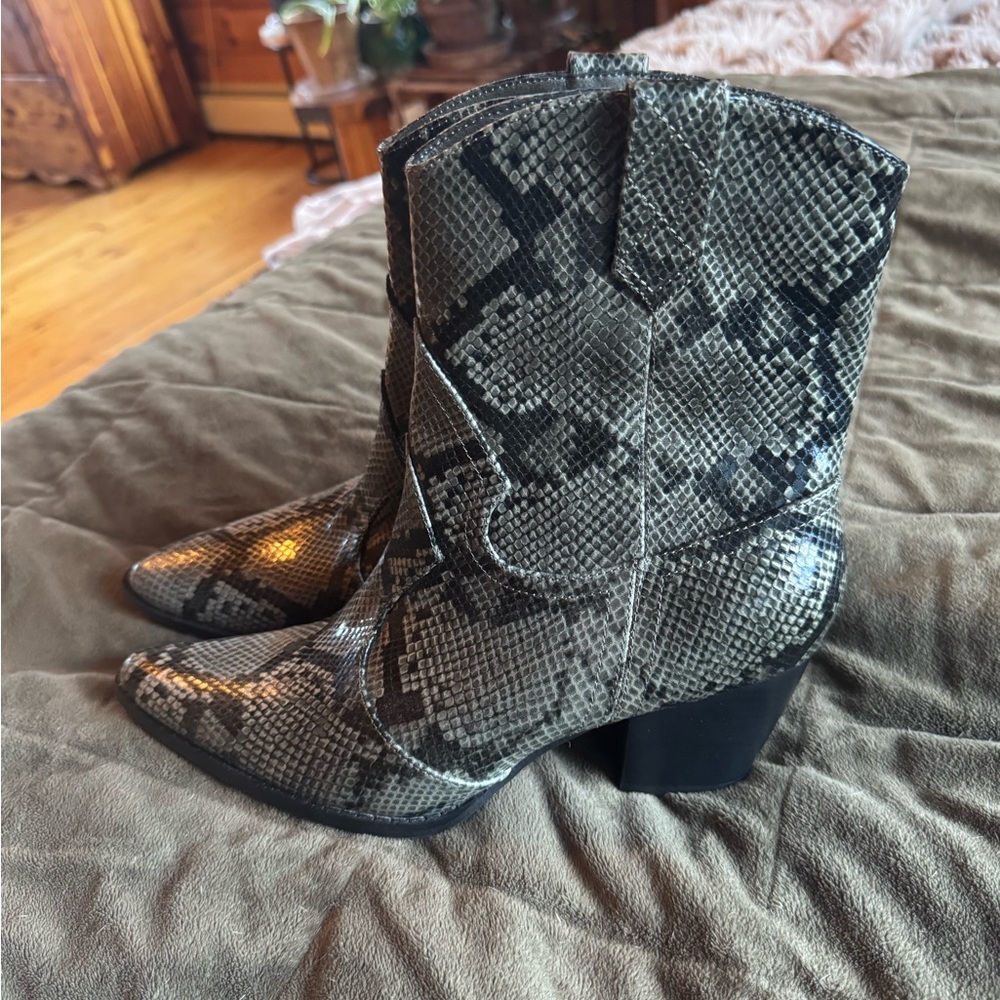 Coconuts by Matisse Snakeskin Ankle Booties